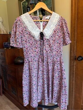 Like new Pink Floral Dress with Lace Collar